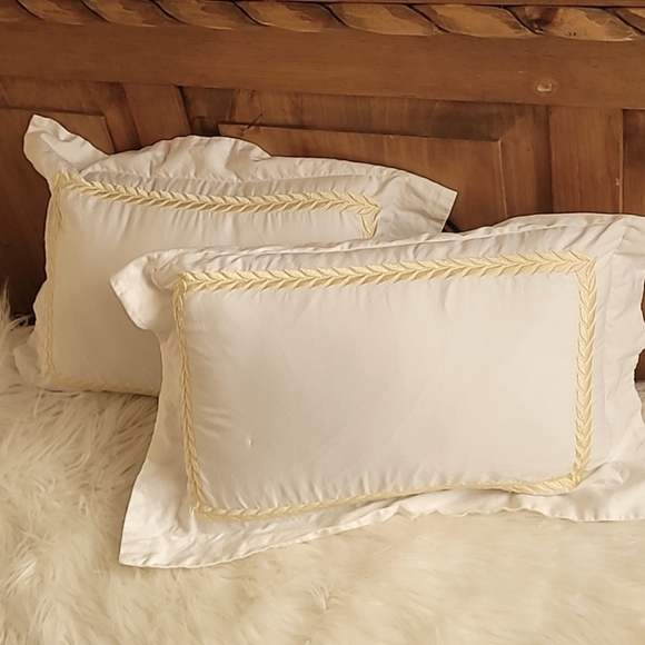 Gold Leaves Embroidery Design Pillow Set decorative throw pillows 20"×14" aprox. - Picture 1 of 16